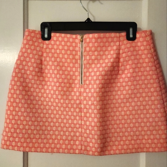 Lilly Pulitzer mini skirt, sz 8 - Picture 2 of 4